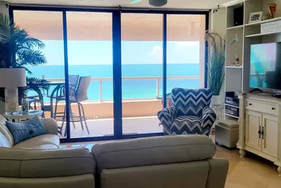 Image de Amazing Beachfront in Crescent Beach Club Gated Community with Sweeping Views!