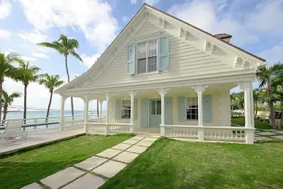 Image de Harbourside house with private pool - amazing sea views!