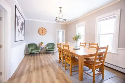 Image de Peaceful Home in Heart of Oshkosh!