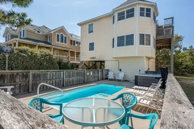 Image de Private Heated Pool & Hot Tub- Dog Friendly - Easy Beach Access