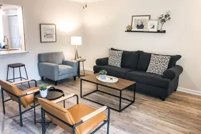 Image de Downtown Cary Newly Renovated Townhome