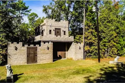 Image de The Castle at Lake Livingston