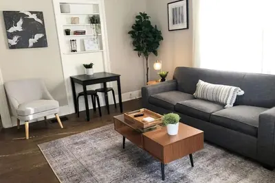 Image de Cozy Historic Oakwood Duplex