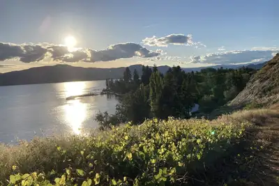 Image de 'The Patio' King Suite at GaLaView B&B: Sunsets; Beaches & Wineries