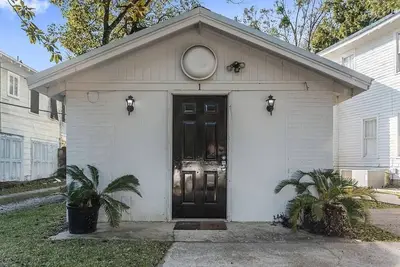 Image de Old Dauphin Way Historic Home - Unit 1