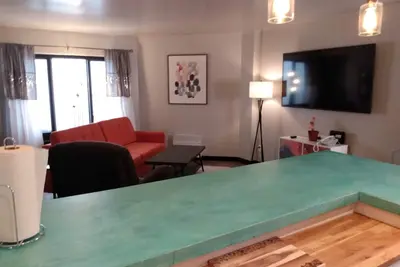 Image de Economie Minded 2 Br Pool Side 8ème étage Condo à Silver Creek, Ski in / Out