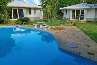 Image de Private villa with pool and bar.