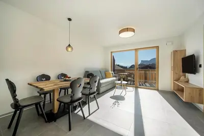 Image de \"Sunnig - Appartement Morgensonne\" avec vue sur les montagnes, balcon et Wi-Fi