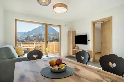 Image de \"Sunnig - Appartement Abendsonne\" avec vue sur les montagnes, balcon et Wi-Fi