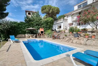 Image de Maison de vacances 'Isabel' avec piscine partagée, jardin et Wi-Fi