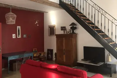 Image de La Grande Maison Rouge au coeur de Mèze