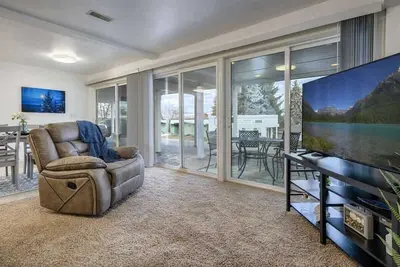 Lakefront Condo-huge patio, day dock, beach front!