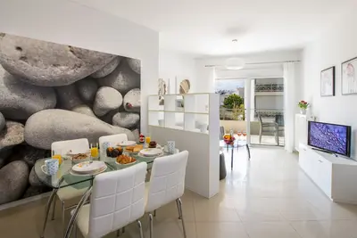 Image de Sweet Breeze: 1 minute walk to sandy beach