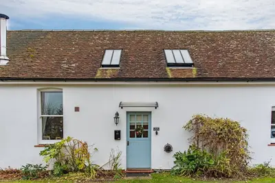 The Old Schoolroom by Bloom Stays  - sleeps 4 guests  in 2 bedrooms