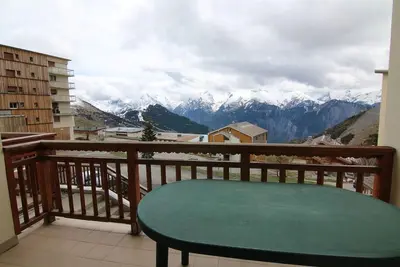 Image de À 30m des pistes de ski, 1er étage, balcon, télévision, casier à ski, 32m², Alpe d'Huez
