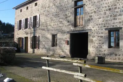 Image de Ancienne ferme entièrement rénovée avec terrain attenant