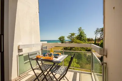 Image de Jonc de Mer - Apt vue mer avec parking gratuit et garage privé