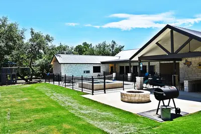 Image de Casa Grande, Private Pool, Wi-Fi, @ Frio River Vacation Rentals