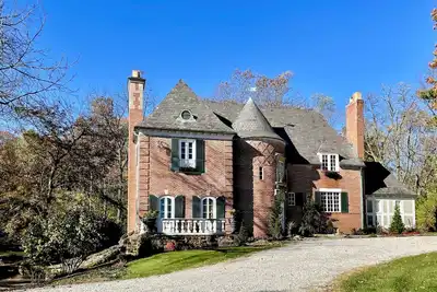 Image de **Chateau House Built in 1929**