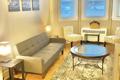 Image de Charming 1 Bedroom entire Apartment -  1 Mile from Wrigley