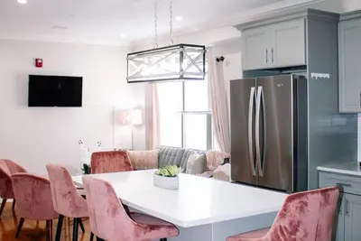 Image de Modern 2/Bed 2/Bath Condo near Boston # W/Parking