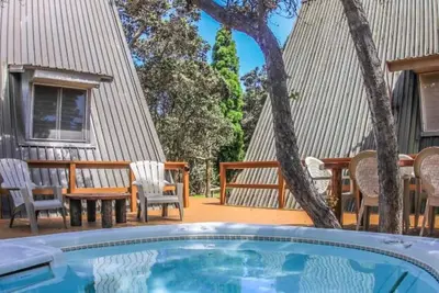 Image de Hale Palila Volcano A-Frame Cottage with Hot Tub