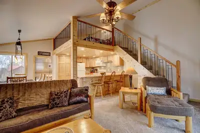 Image de The Retreat - Fall colors coming soon! Make your reservation today.