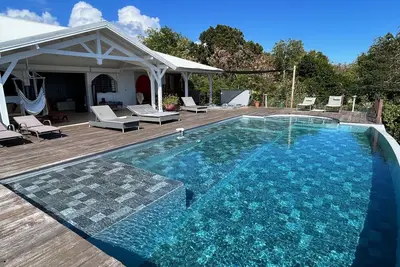 Image de villa l'Hacienda deluxe vue mer 180 piscine jacuzzi salle de sport jardin calme