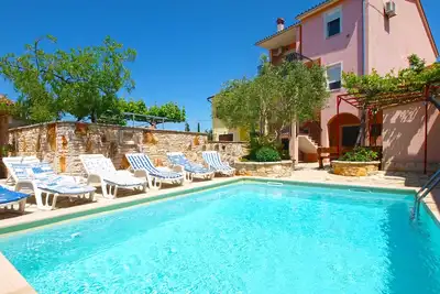 Image de Maison de vacances avec piscine et climatisation