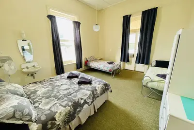 Image de Single, Couple and Family rooms available. Max 4 People in Family room.