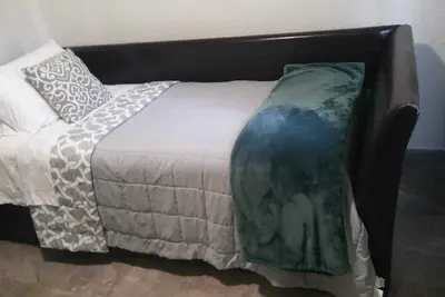 Cozy Gem steps away from the Border, Jacuzzi in private patio.