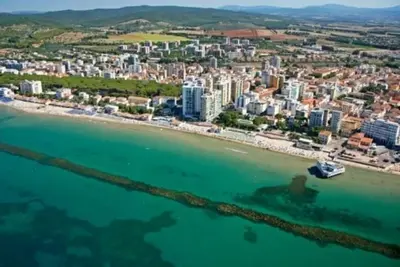 Image de Spacious and bright apartment 50meters from the beach. Downtown