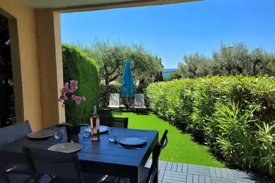 Image de Studio climatisé, terrasse, jardin, piscine, plage à 300 metres Ste Maxime Var83