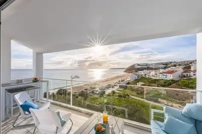 Image de Beachfront villa + studio with hot tub