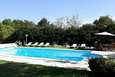 Image de Stunning Dordogne Country House with fabulous gardens & heated pool