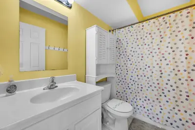 Image de 1104 S Bayshore Avenue - Pet friendly home with bay views!