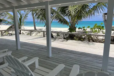Image de Oceanfront, Amazing Location! On Pristine White Sand Beach w/Coral Reef Offshore