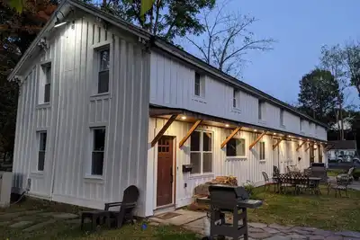 Image de Hay Loft in Historic Barn - 4 Minutes to Legoland