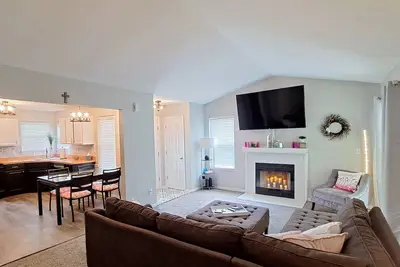 Image de Let's Flamingle! \n3 Sisters Getaways #3