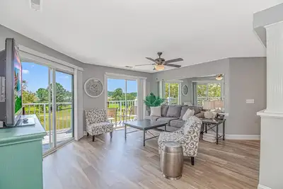 Image de Fantastic condo fully furnished and beautiful overlooking the Magnolia course