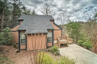 Image de Helen's Haus -2 miles to Downtown W/Hot tub