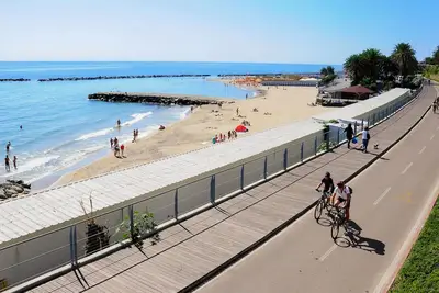 Image de Superbe appartement à Sanremo avec WiFi