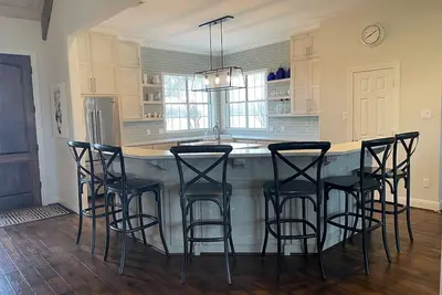 Image de Modern farmhouse retreat between Dfw and Houston.