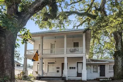 Old Dauphin Way Historic Home - Unit 2