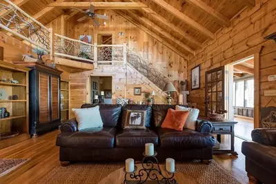 Image de Spacious Mountain Cabin with Sweeping Views