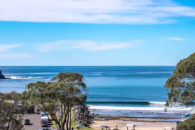 Image de Coastal setting minutes from beach and shops