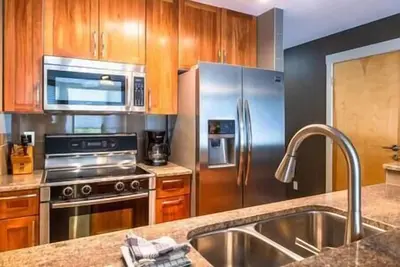 Image de Ski up to  the deck @ Luxury Timberline Condo