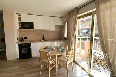 Image de Magnificent T2 in the city center with swimming pool