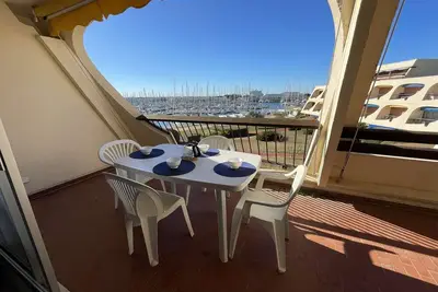 Image de Studio cabine pour 4 avec piscine et parking à Port Camargue