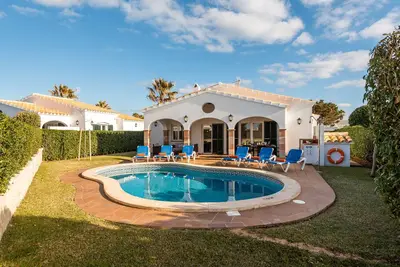 Image de Lovely Villa Menorca Lirio, Swimmingpool, Bbq, Terrace and Near the Sea.